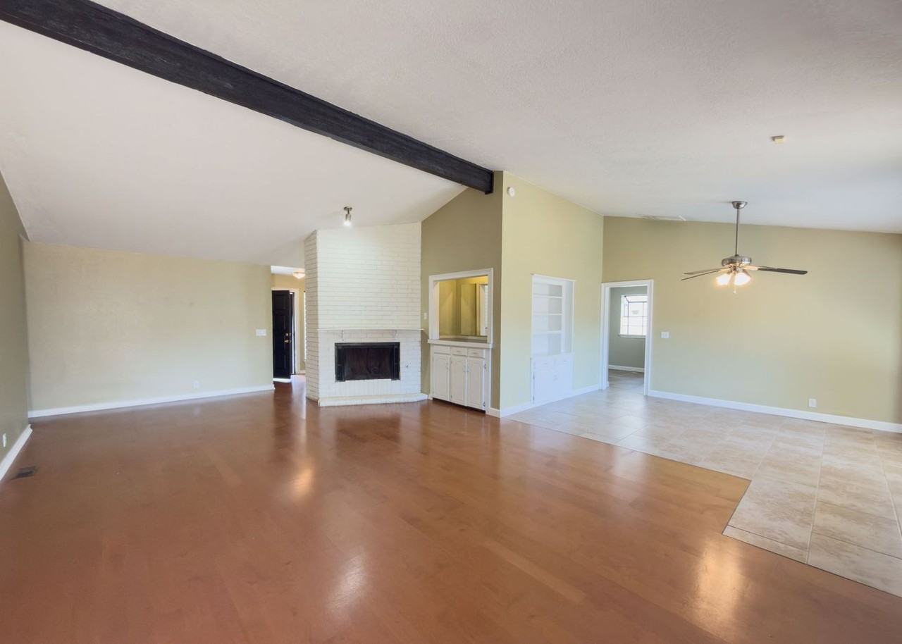 812 Countrywood Ln - Photo 4 of 34