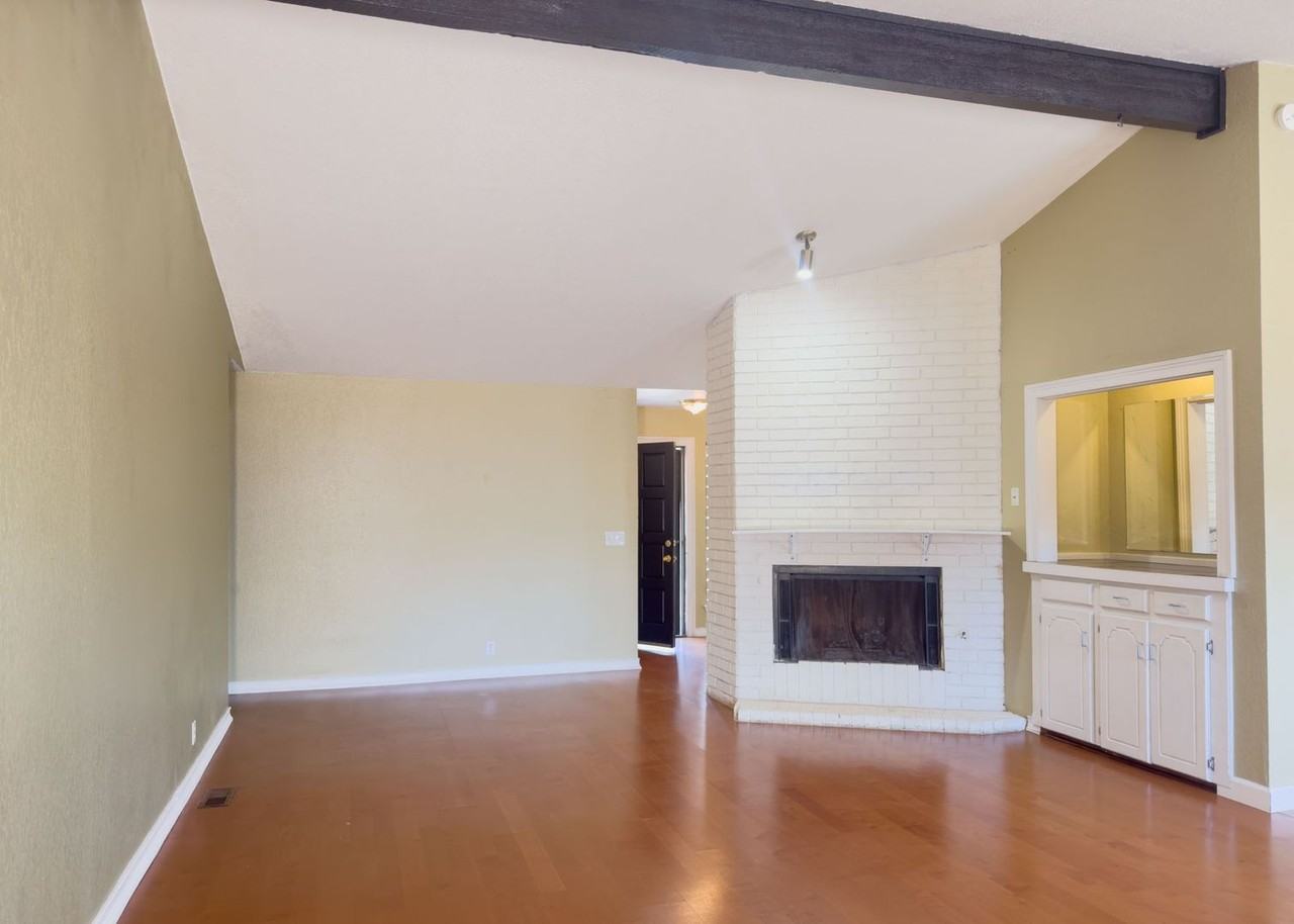 812 Countrywood Ln - Photo 6 of 34