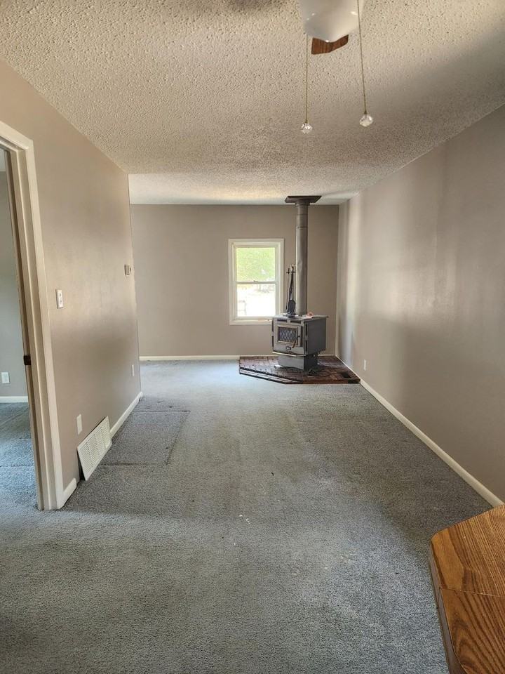 725 S Melrose St - Photo 6 of 15
