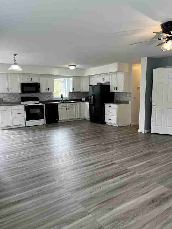4003 Hill St #4003 - Photo 3 of 12