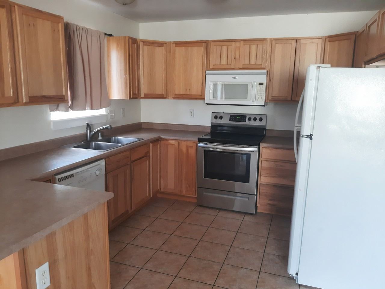 1128 Cruiser Ln #H - Photo 3 of 14