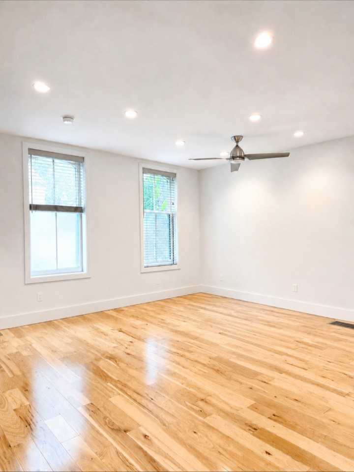 2200 W 32nd St #NA - Photo 2 of 10