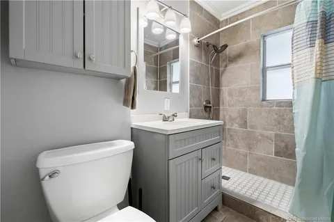 657 Sw Cleveland Ave #B - Photo 5 of 6