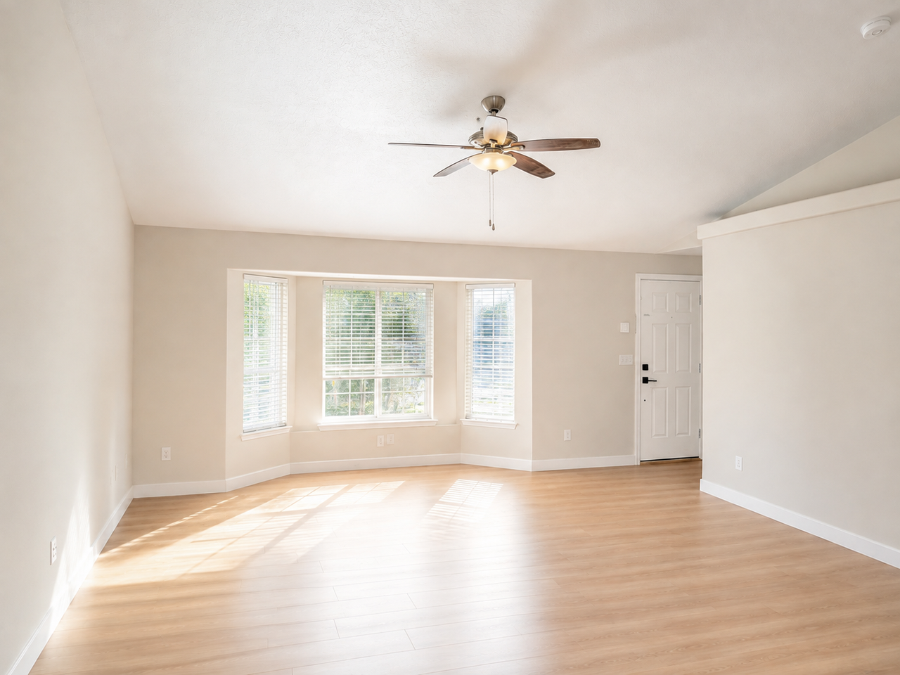 688 Viking Ln Se #NA - Photo 4 of 13