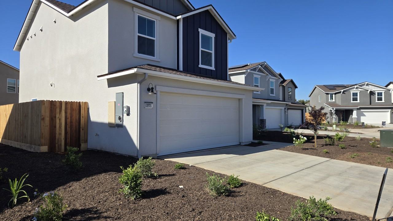 2376 S Bush Ave #NA - Photo 3 of 17