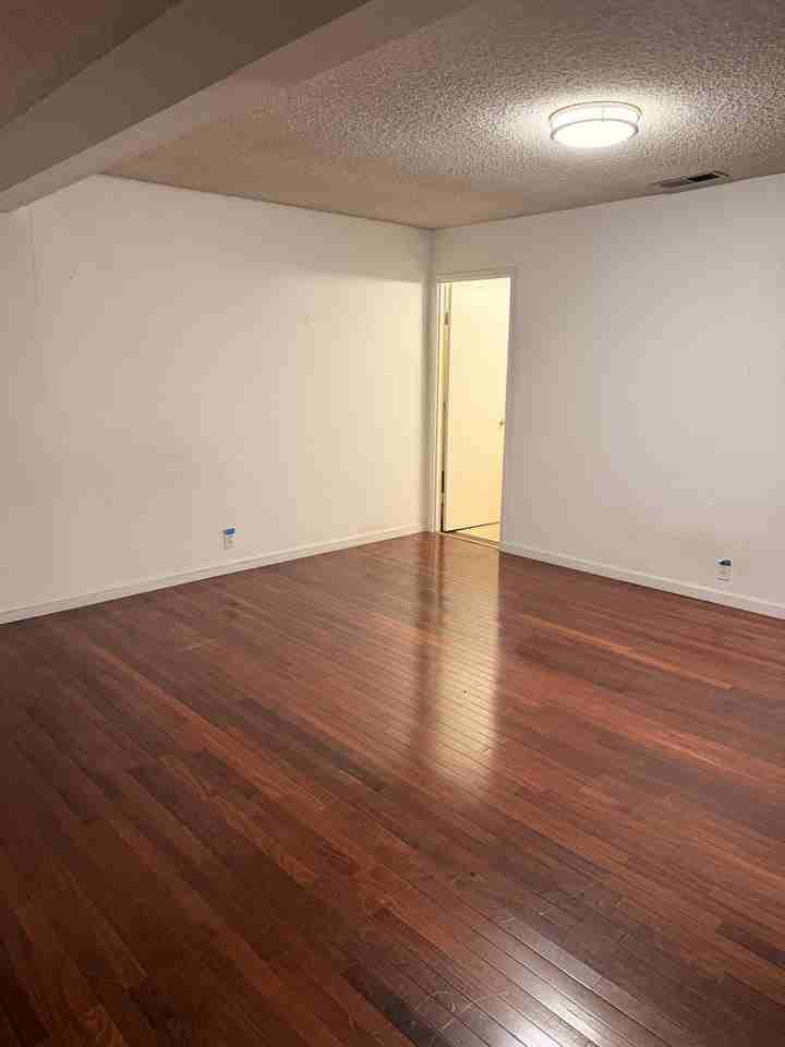 2075 Lockwood Dr #NA - Photo 7 of 12