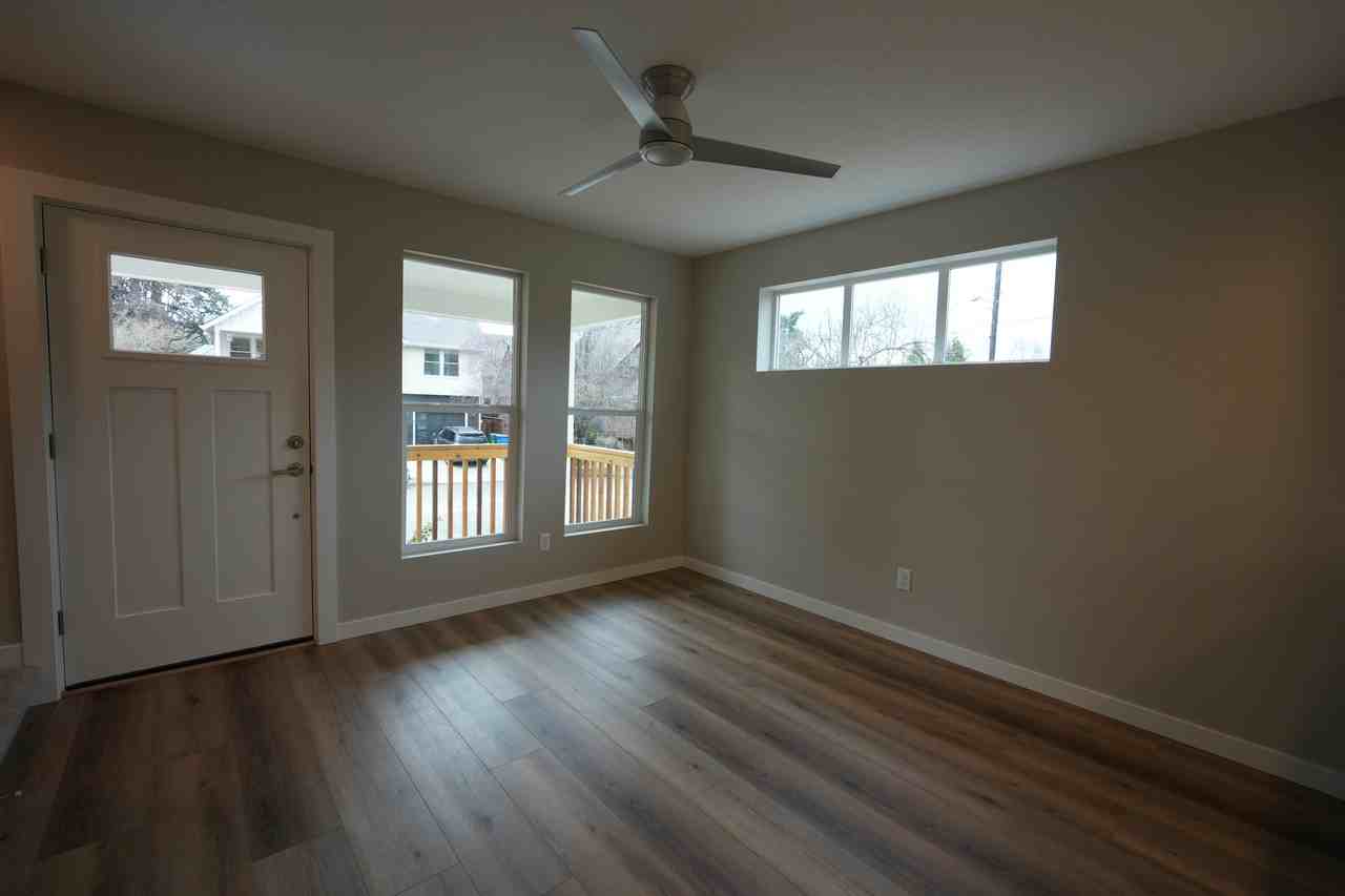 8870 Se 11th Ave #NA - Photo 3 of 26