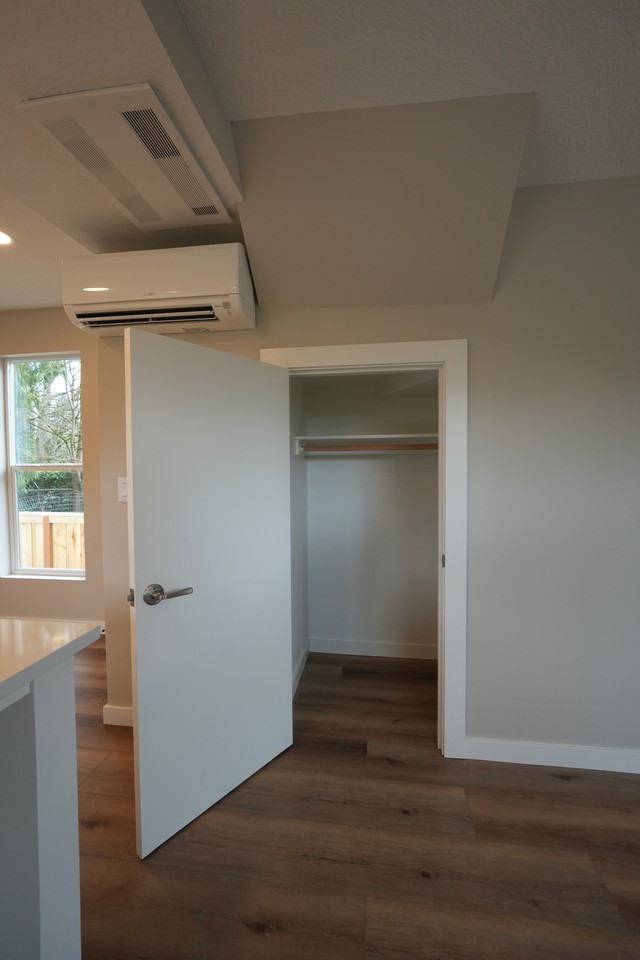 8870 Se 11th Ave #NA - Photo 5 of 26