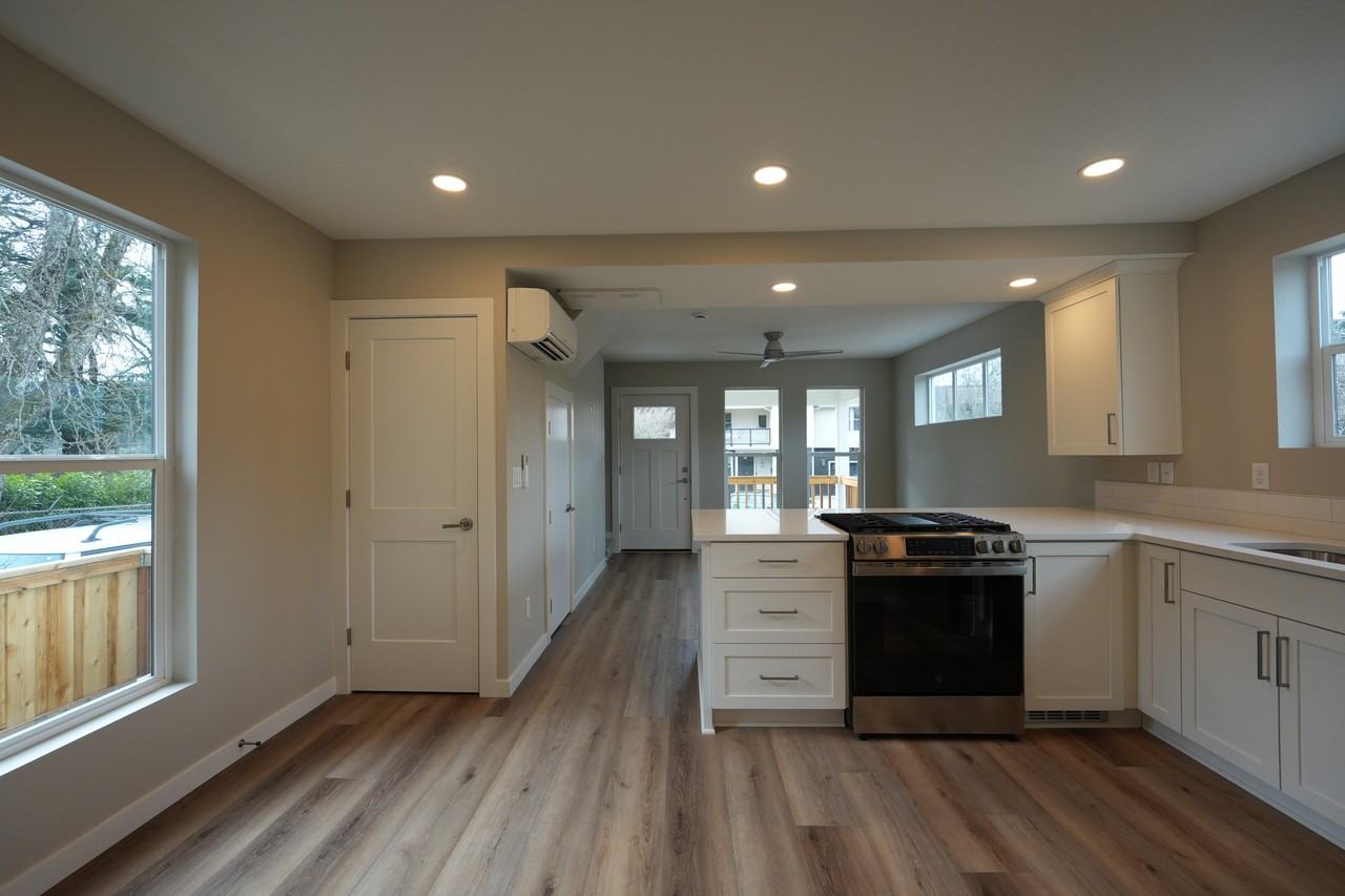 8870 Se 11th Ave #NA - Photo 7 of 26