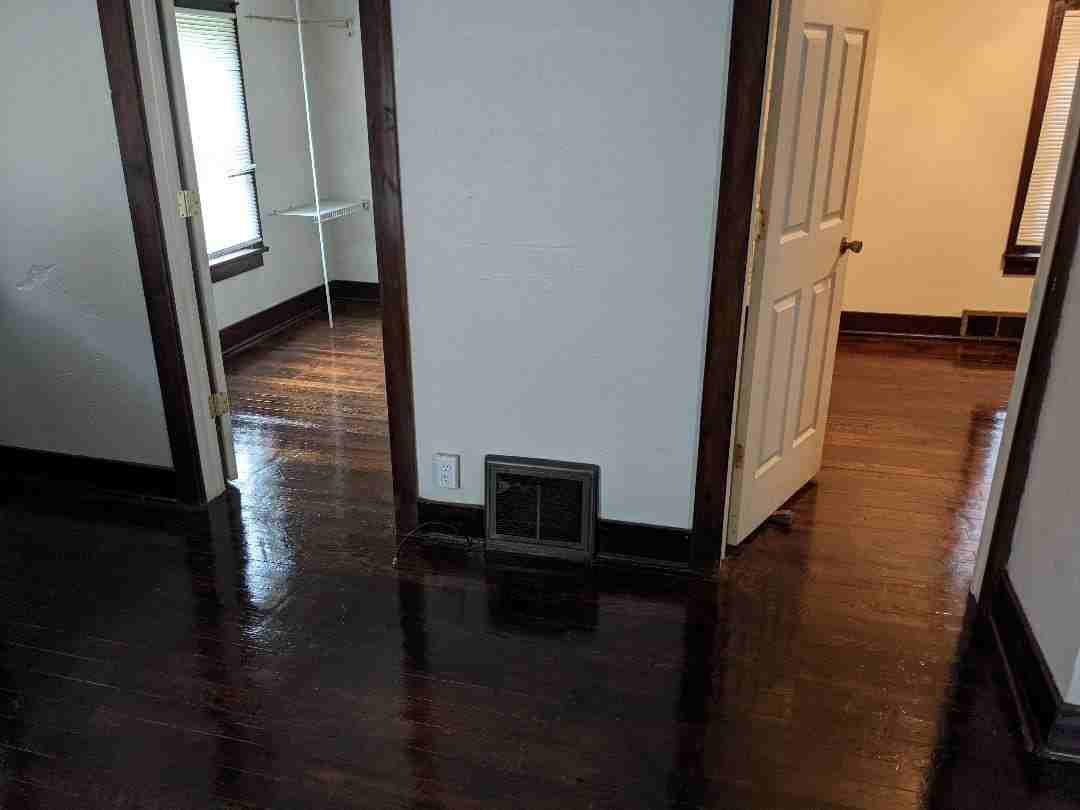 453 1/2 N River St - Photo 5 of 10
