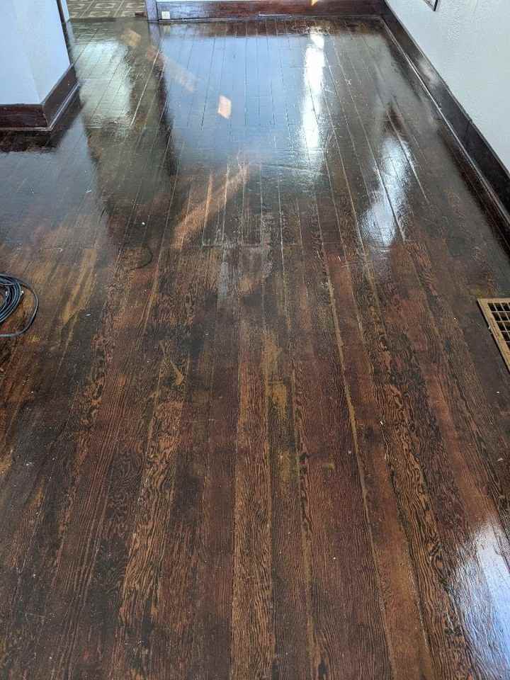 453 1/2 N River St - Photo 6 of 10