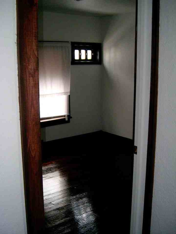 453 1/2 N River St - Photo 7 of 10