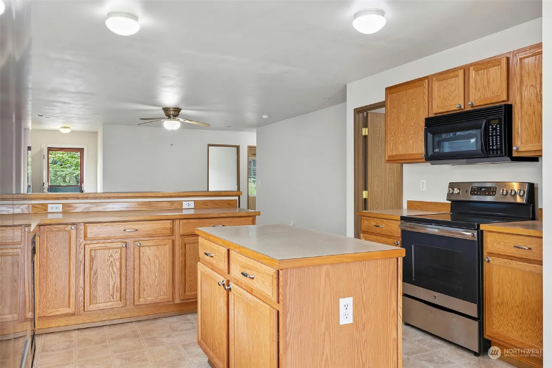 1324 Rowan Ct - Photo 6 of 20