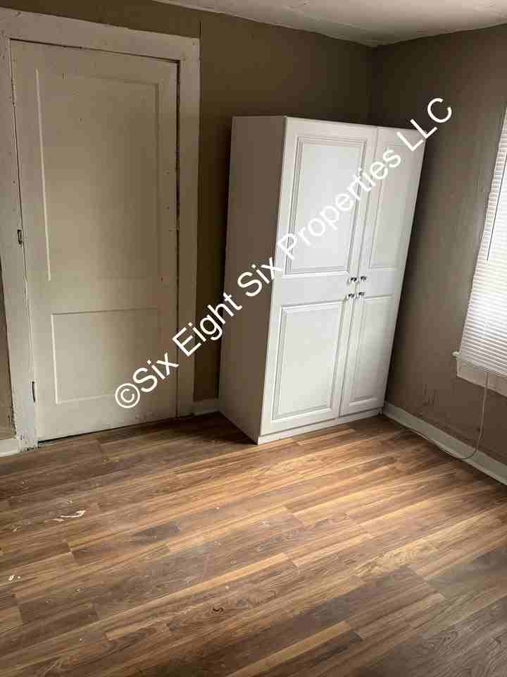 686 Buntyn St - Photo 3 of 4