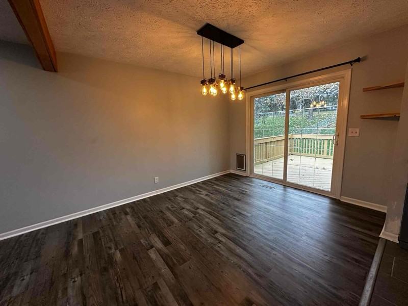 1312 Greenwood Ave - Photo 6 of 23