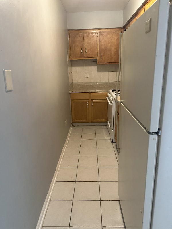 3110 W 59th St #1C - Photo 4 of 8