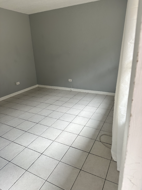 3110 W 59th St #1C - Photo 5 of 8