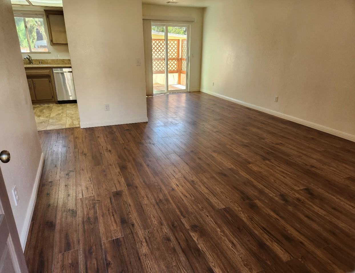 404 24th St #B - Photo 2 of 10