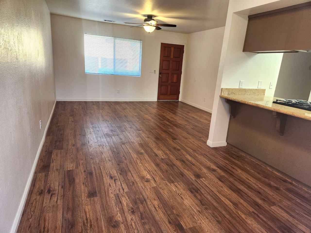 404 24th St #B - Photo 3 of 10