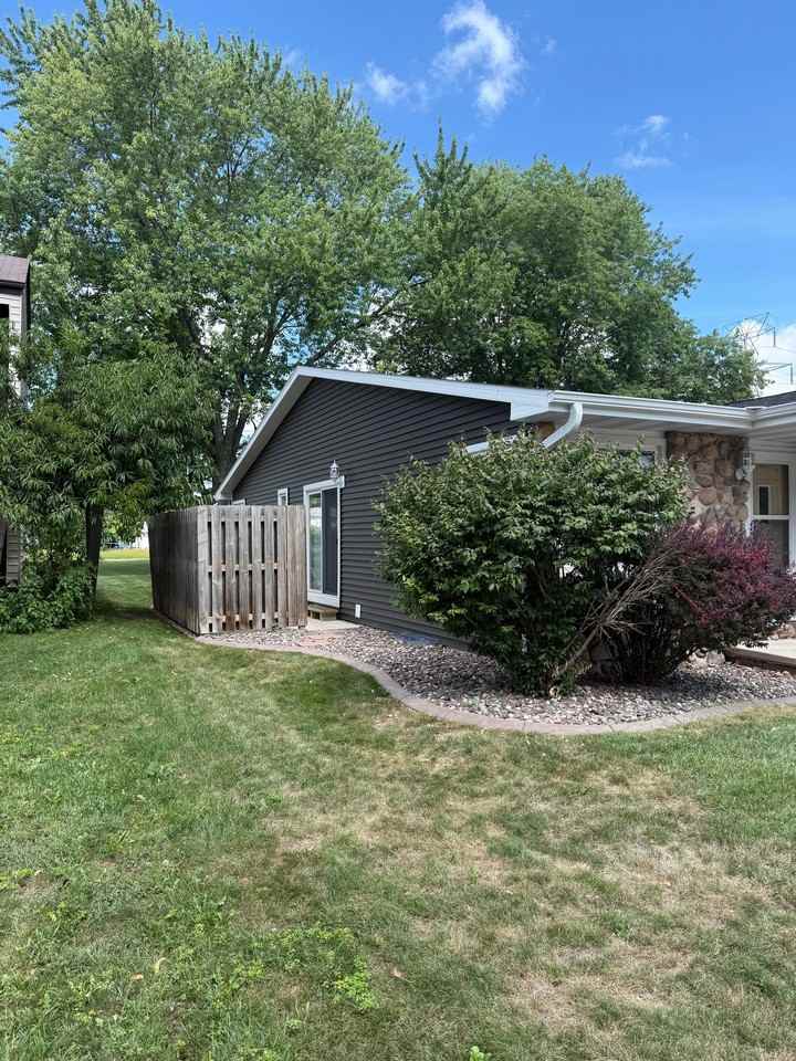 824 E Sylvan Ave - Photo 2 of 18