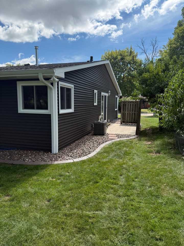 824 E Sylvan Ave - Photo 3 of 18
