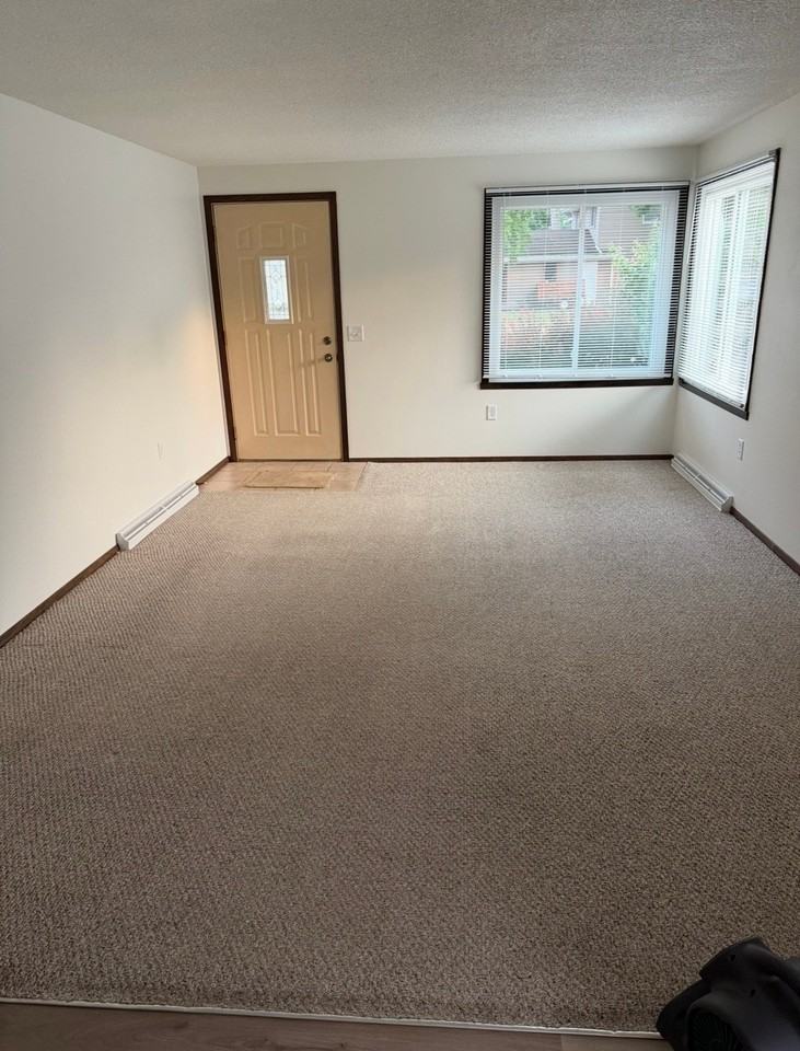 824 E Sylvan Ave - Photo 6 of 18