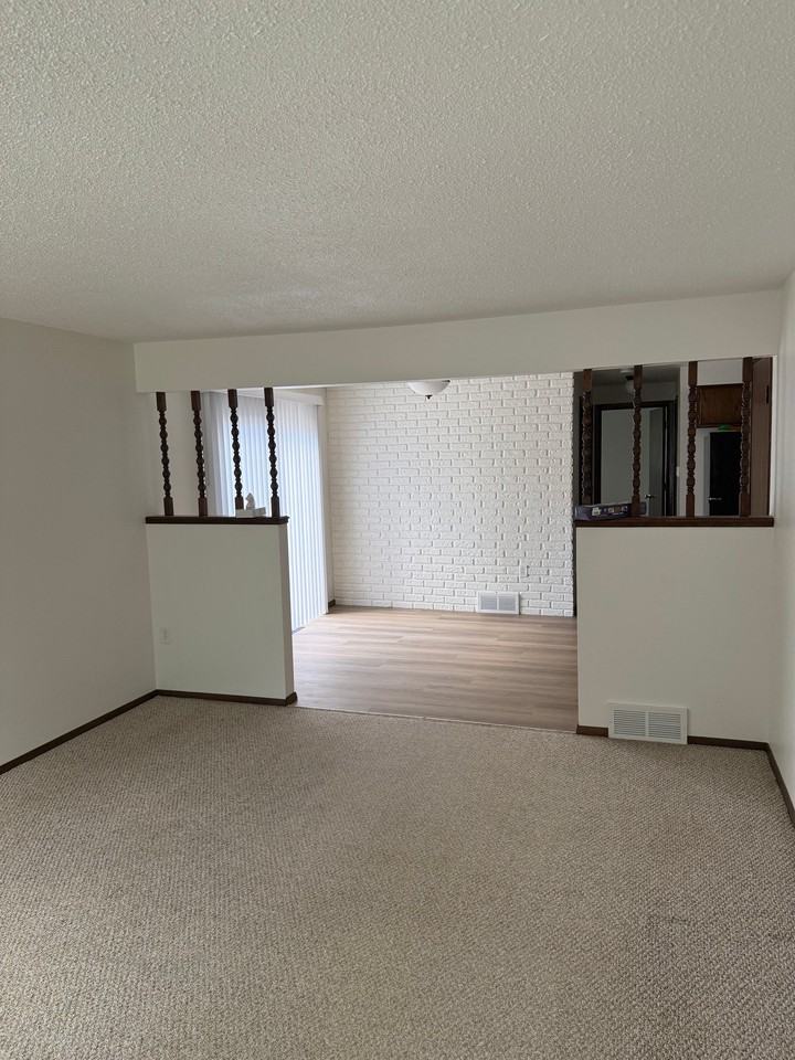 824 E Sylvan Ave - Photo 7 of 18