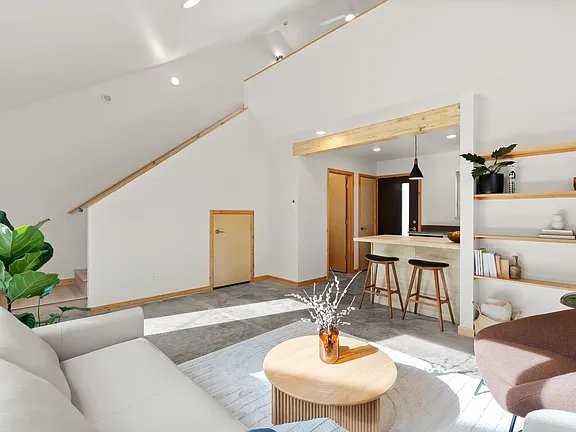 1010 Charlo St #27 - Photo 6 of 10