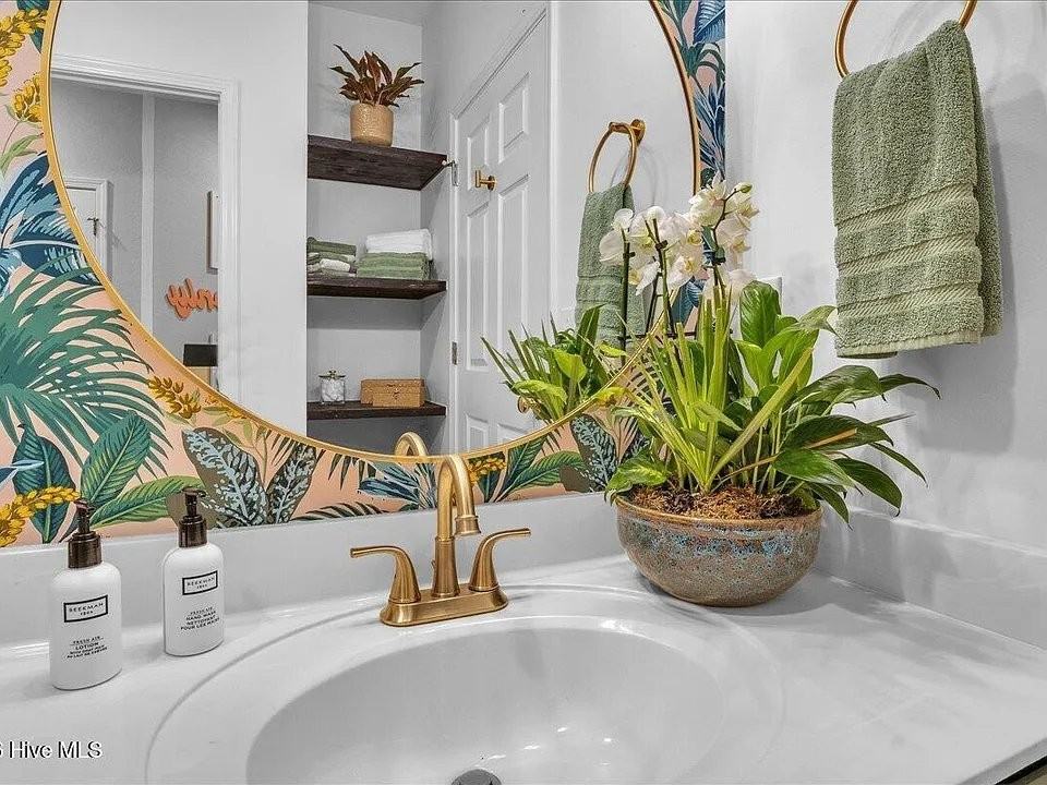 219 Kings Trl #10 - Photo 3 of 13