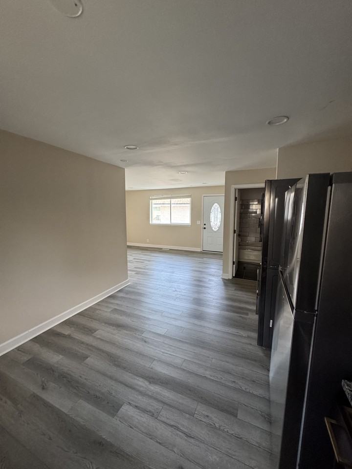 3307 Mays St #B - Photo 5 of 16