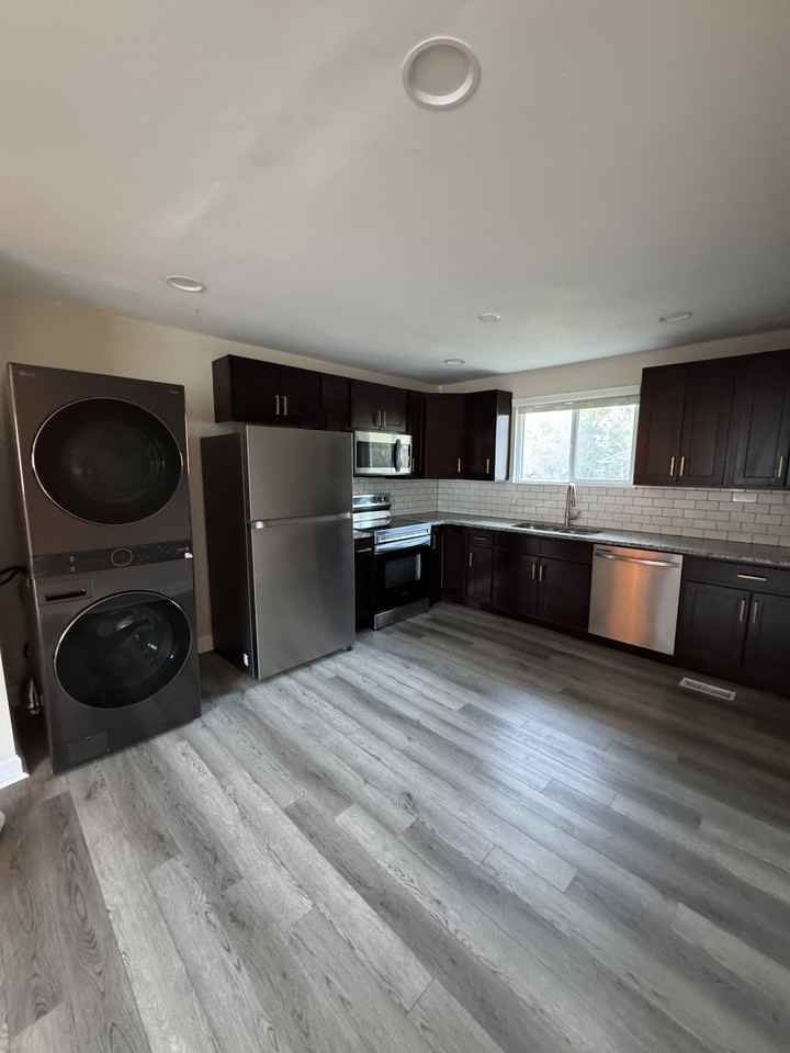 3307 Mays St #B - Photo 6 of 16
