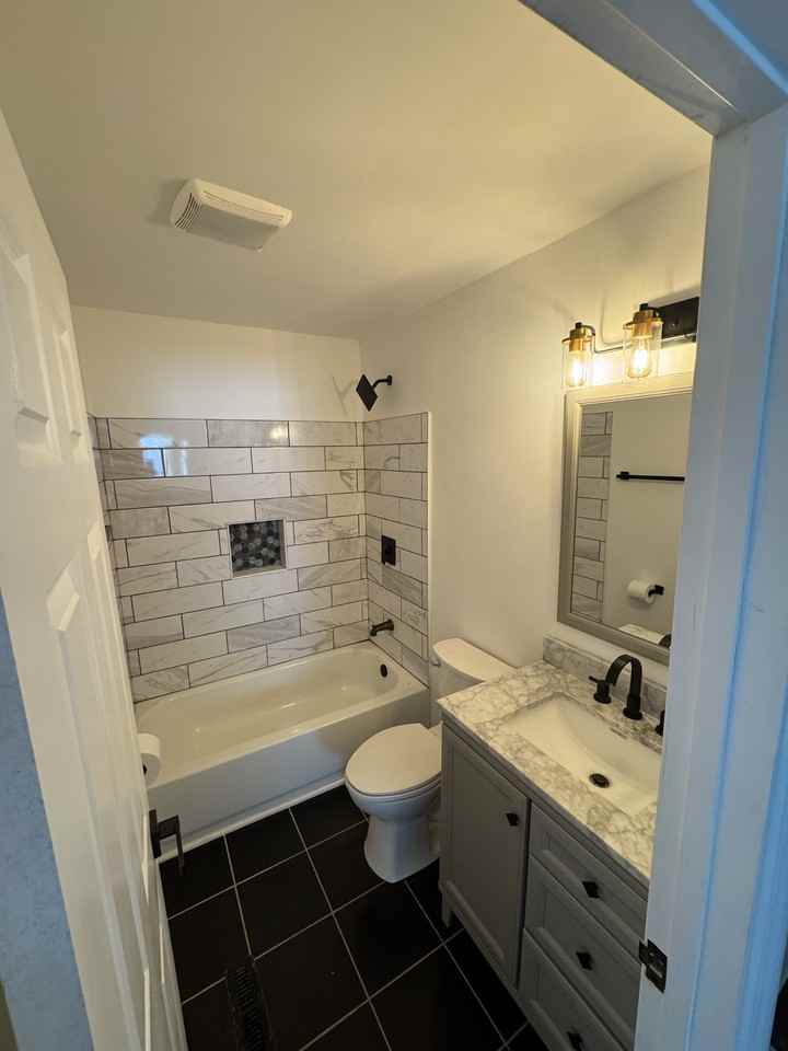3307 Mays St #B - Photo 7 of 16