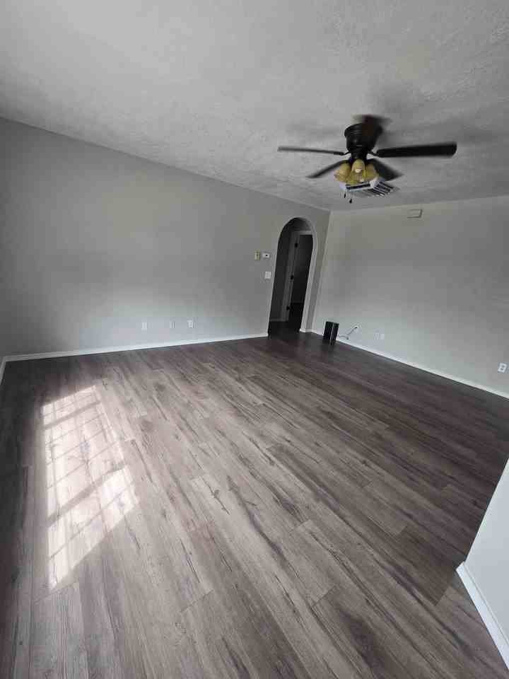801 Hacienda Ln #14 - Photo 2 of 37
