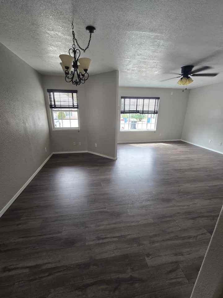 801 Hacienda Ln #14 - Photo 4 of 37