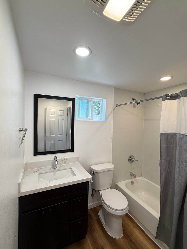 8006 Towne Ave #1 - Photo 3 of 9
