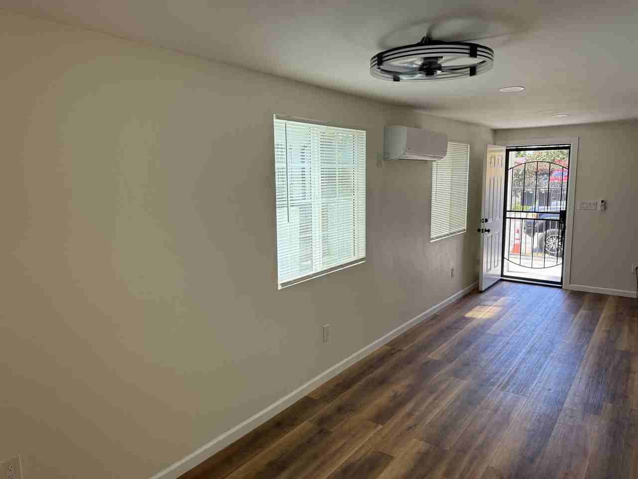 8006 Towne Ave #1 - Photo 5 of 9