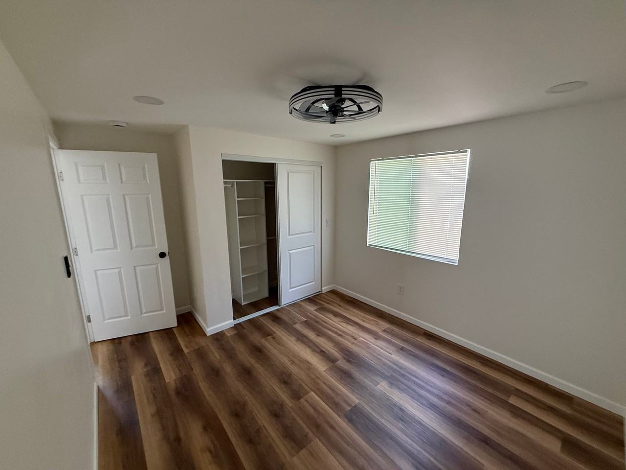 8006 Towne Ave #1 - Photo 7 of 9