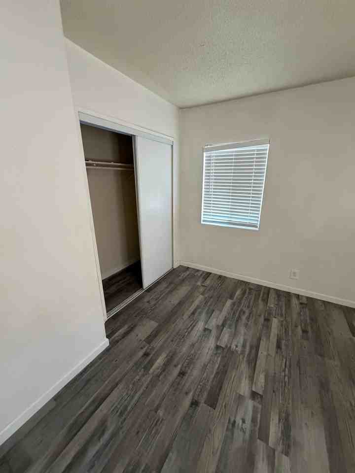917 Chester Pl #4 - Photo 4 of 5