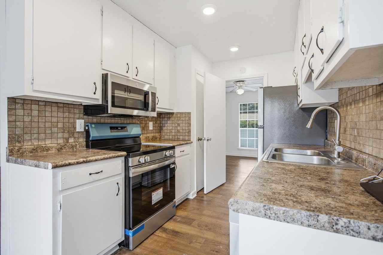 7150 Santa Barbara St - Photo 5 of 20