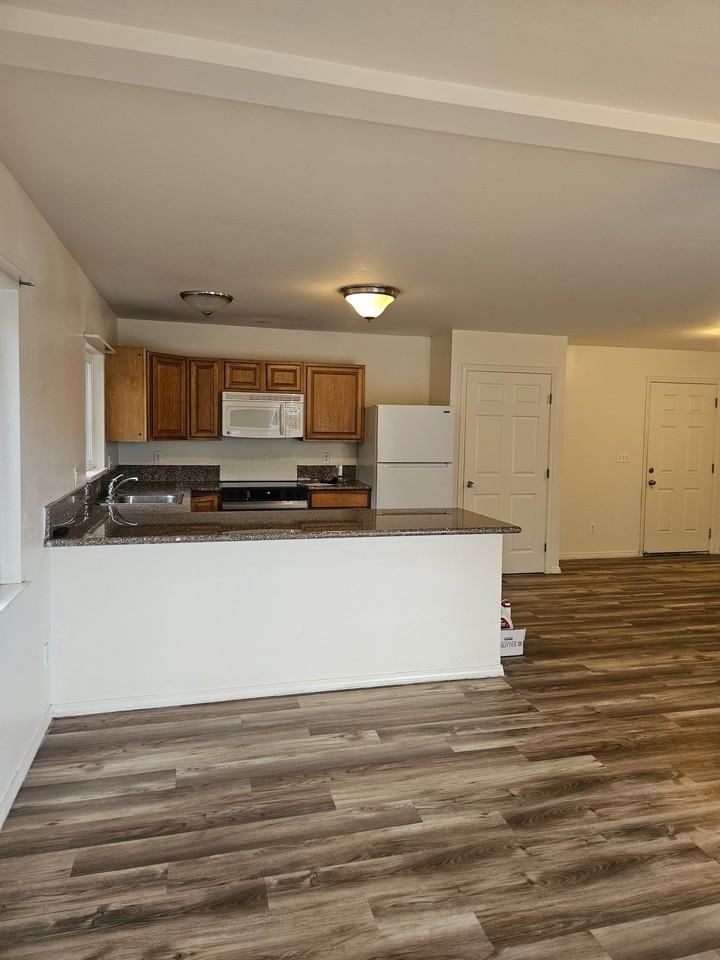 2044 Ulei Pl #B - Photo 3 of 14