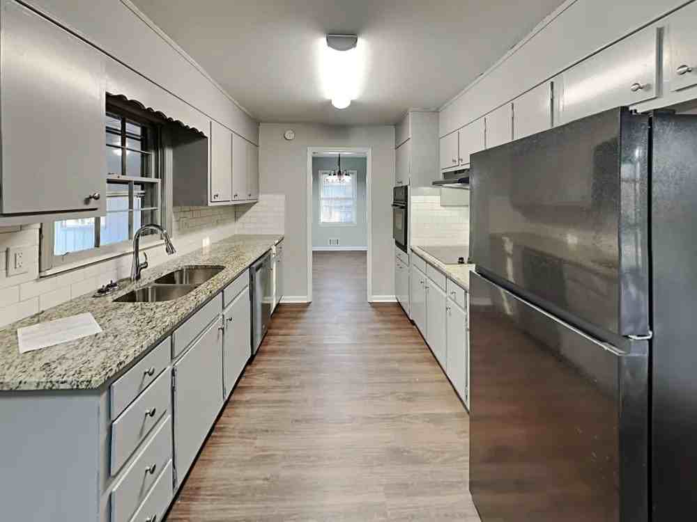 3665 Scarlet Dr - Photo 4 of 8