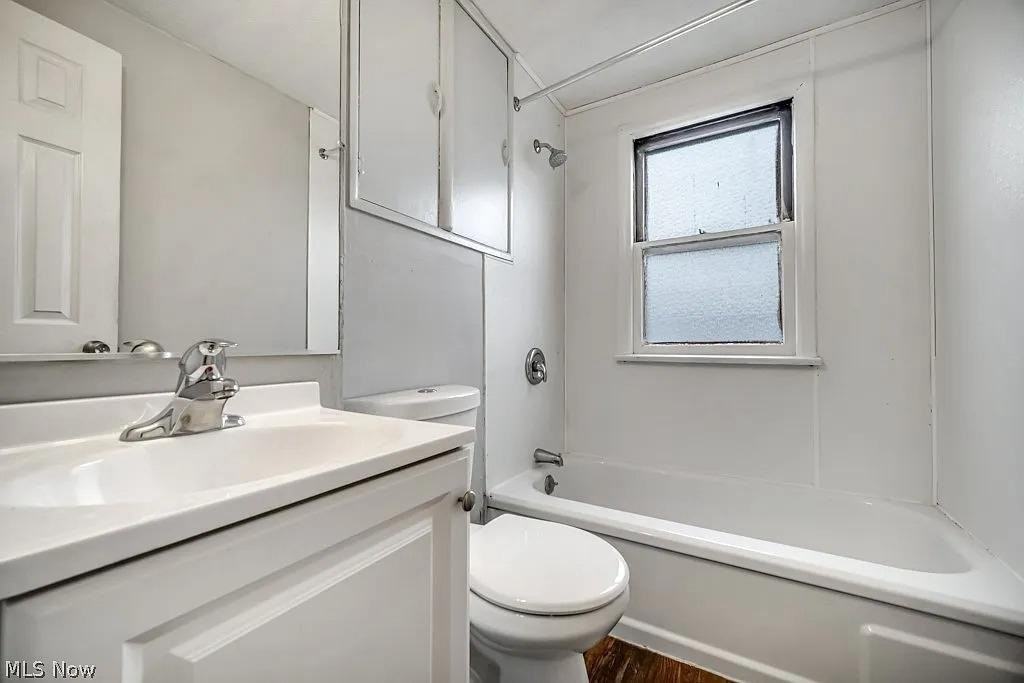 3753 W 117th St #1 - Photo 6 of 12