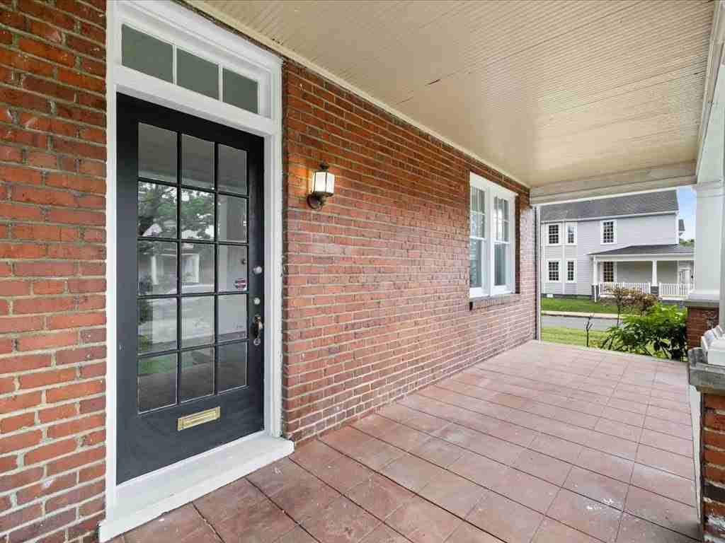 2701 Barton Ave - Photo 2 of 19