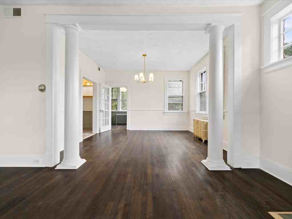 2701 Barton Ave - Photo 6 of 19