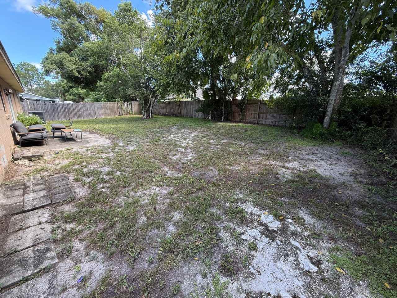 1408 Sparrow St - Photo 2 of 11