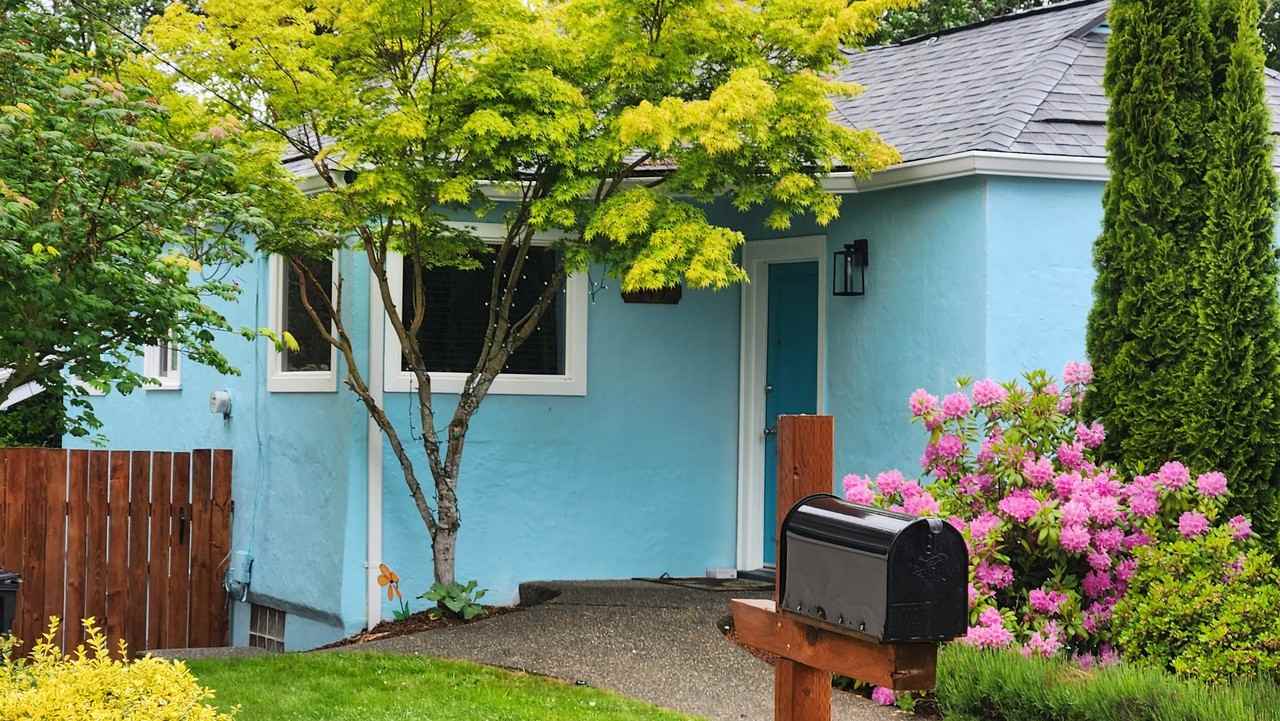 345 Dora Ave - Photo 2 of 19