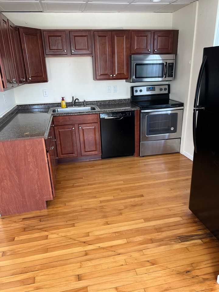 4 E Walnut St #2 - Photo 3 of 8