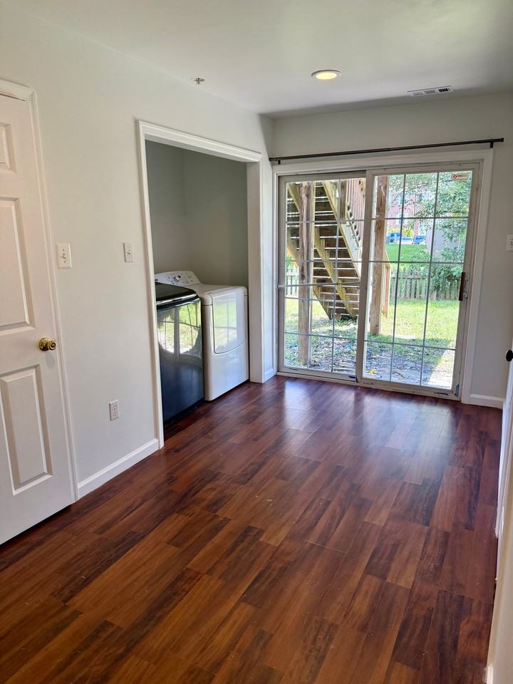 981 Pirates Ct - Photo 5 of 20