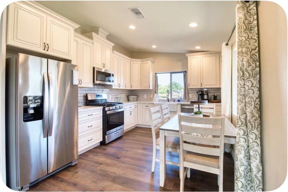 15669 Ridgeway Ave - Photo 2 of 12