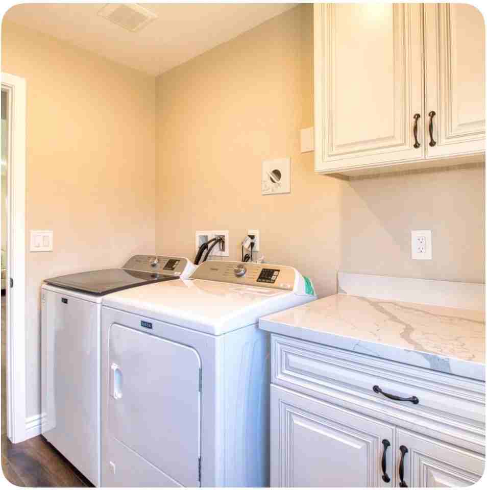 15669 Ridgeway Ave - Photo 4 of 12